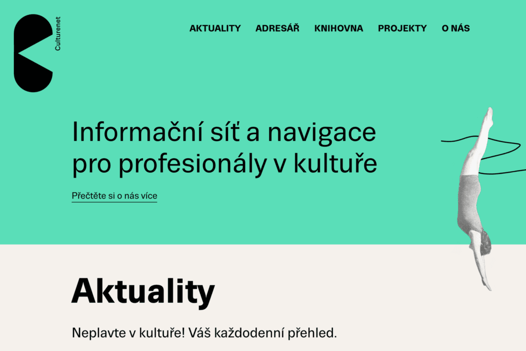 Na zeleno béžovém podkladu je velké písmeno C a název Culturnetu, vedle toho je popis Informační síť a navigace pro profesionály v kultuře. Napravo je skákající plavkyně